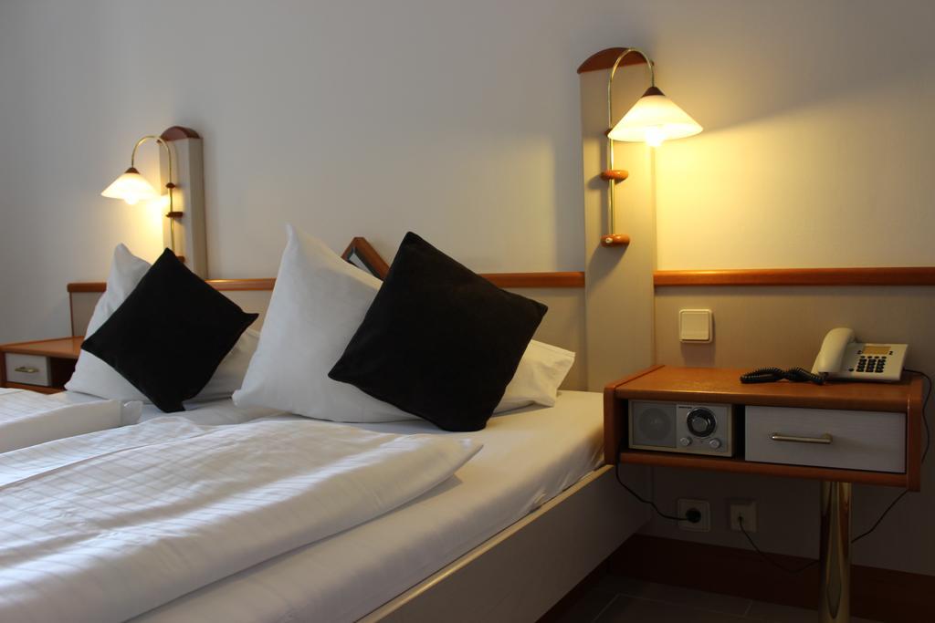 Seehotel Paulitsch Velden am Wörthersee Værelse billede